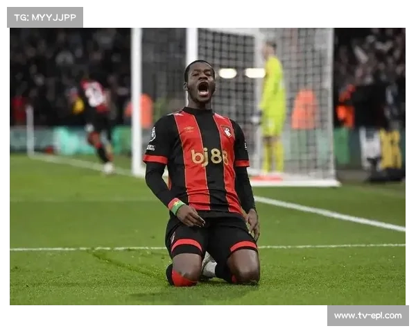 二月“英超最佳扑救”奖项公布，布伦特福德门将弗莱肯当选。