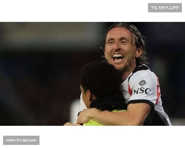 AC米兰客场2-1击败比萨，40岁莫德里奇破门创纪录